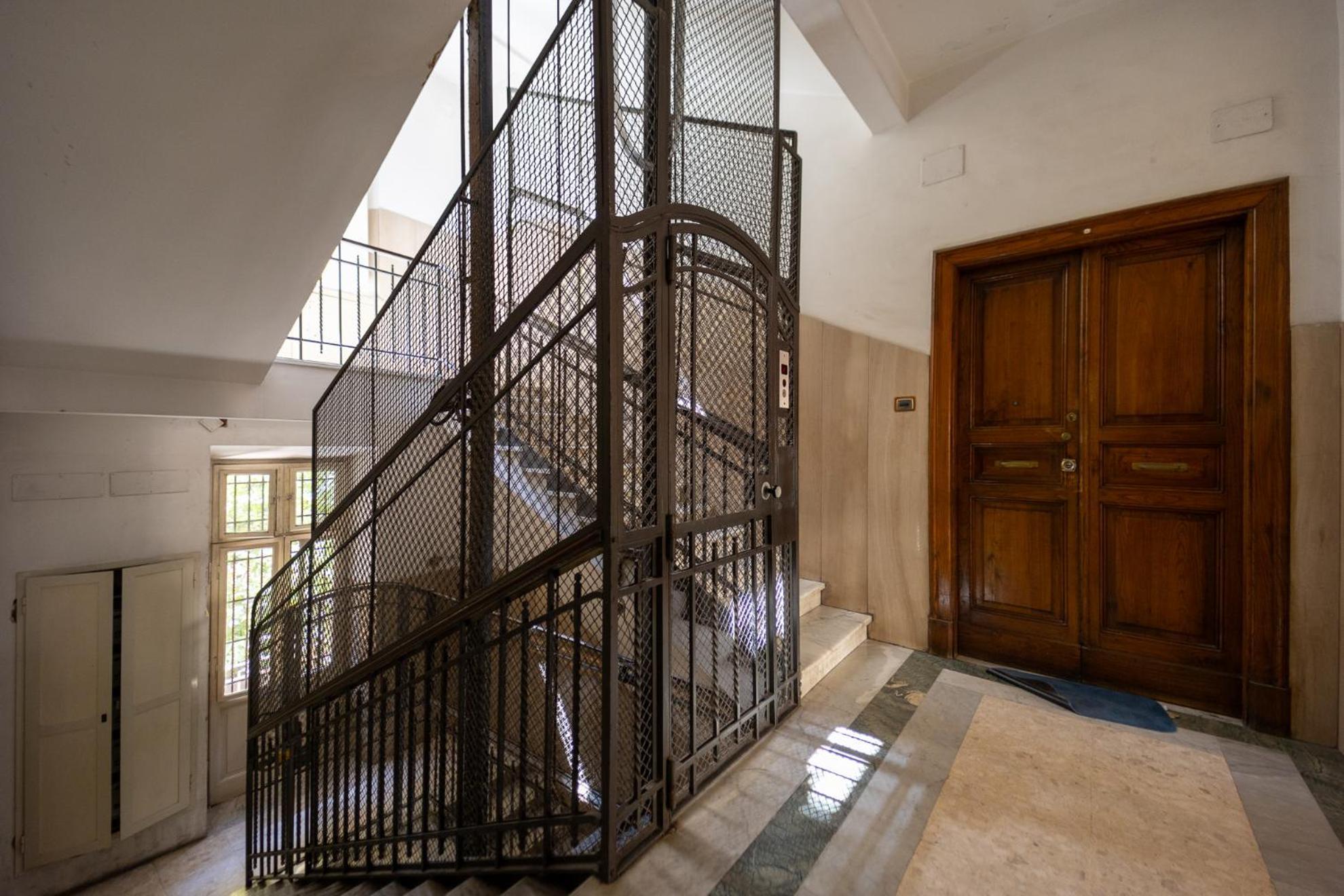 Apartamento Caruso Regal House